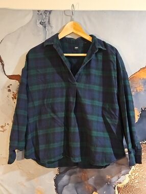 Uniqlo Navy and Green Plaid Button-Up Shirt